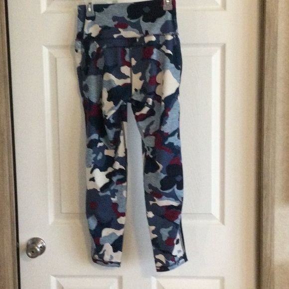 Old Navy Active Leggings Medium - Picture 3 of 7
